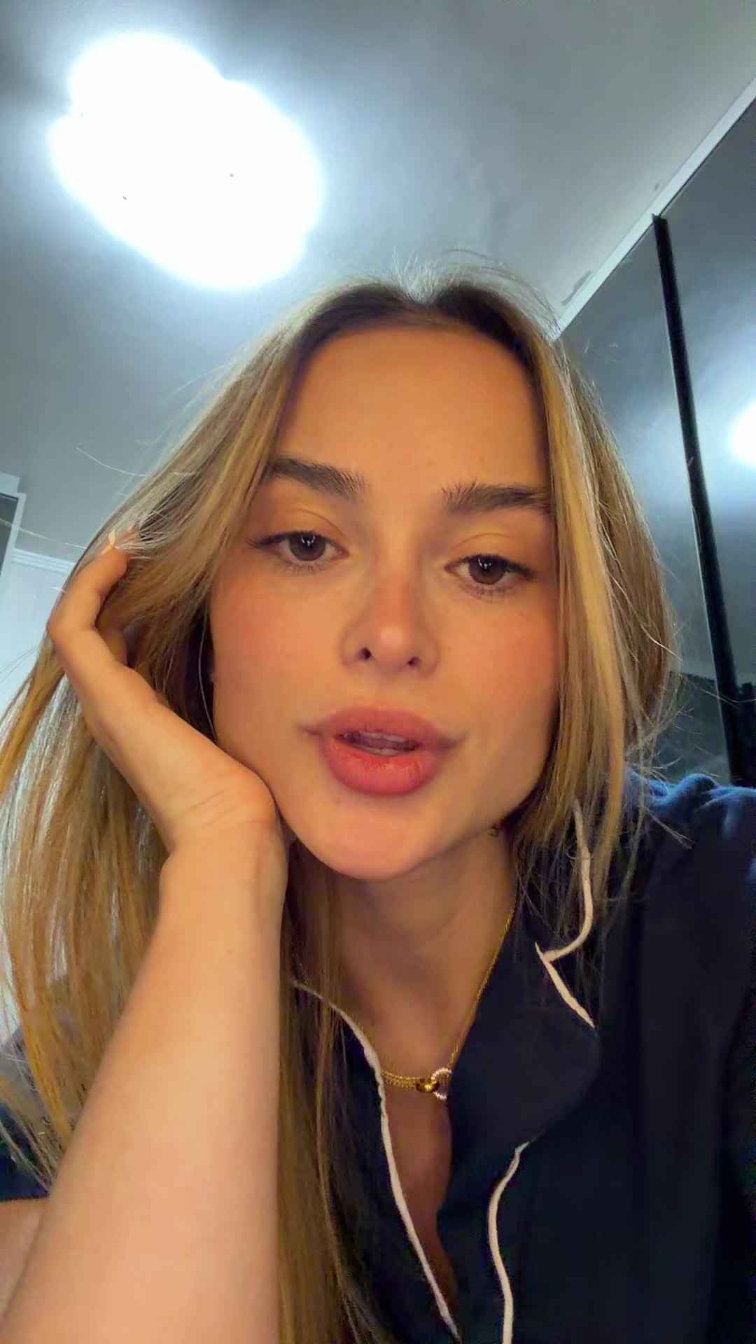 emilyhopnerr - Video 16